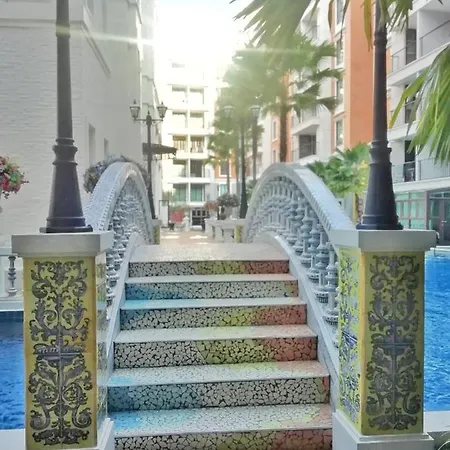 Espana Condo By Som Jomtien Beach Exterior photo