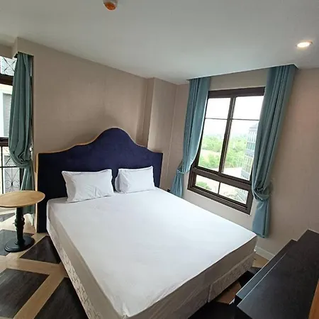 Espana Condo By Som Jomtien Beach Exterior photo