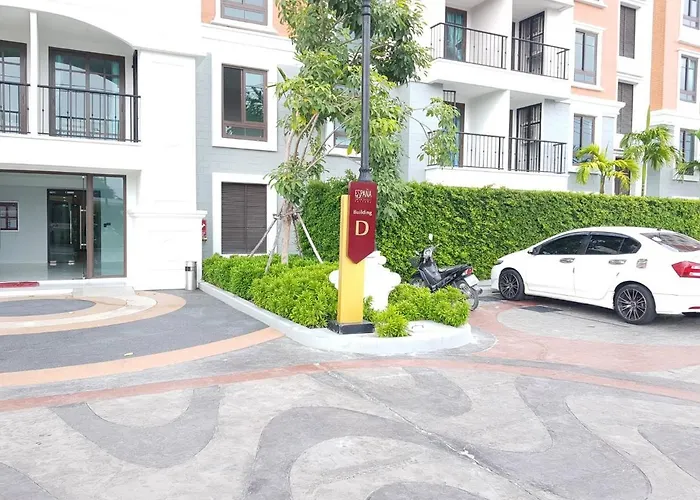 Espana Condo By Som